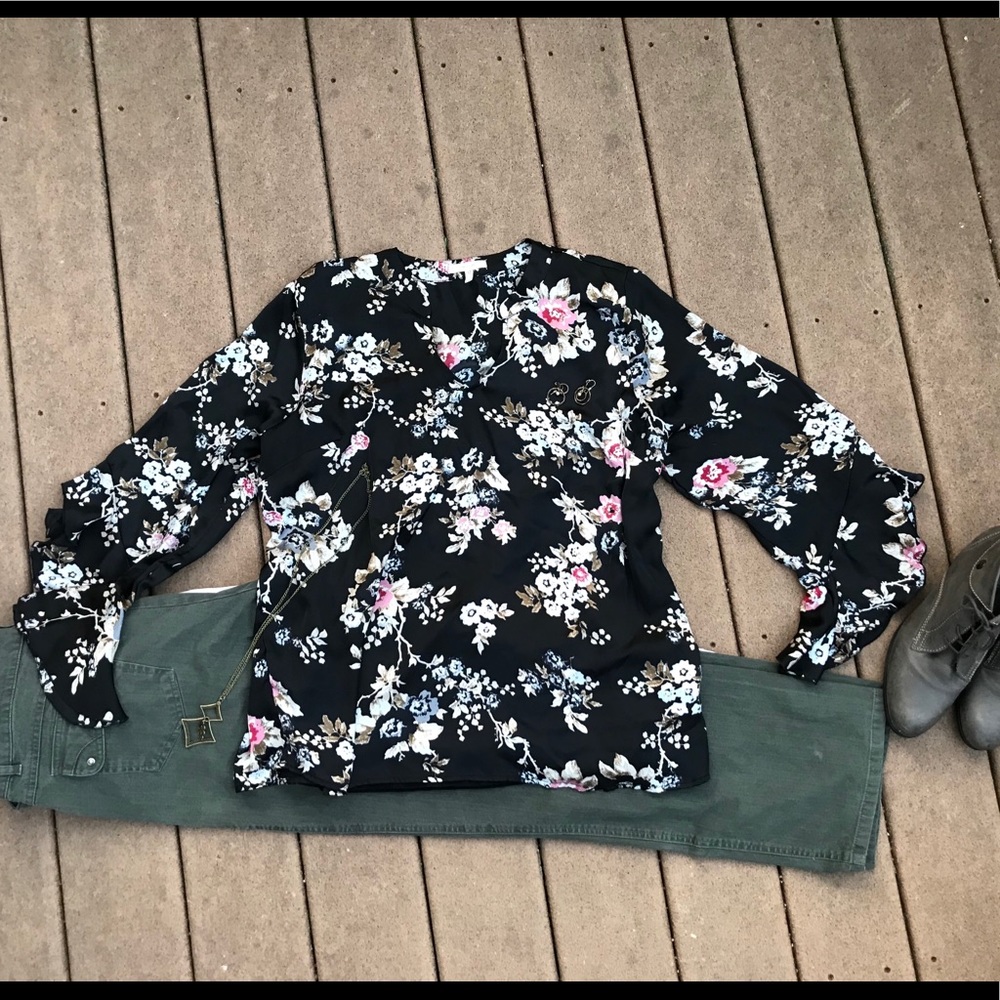 Maurice’s Winter 2018 Top - Picture 1 of 6
